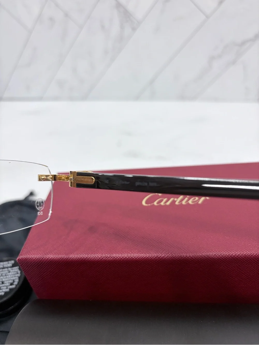 Cartier SUNGLASSES C ALLONGÉ DE CARTIER MOTIF white horns